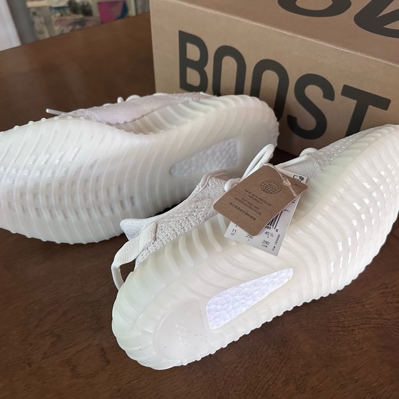 Yeezy Boost 350 V2 All white Bone/Bone/Bone Size 11 - Picture 5 of 8